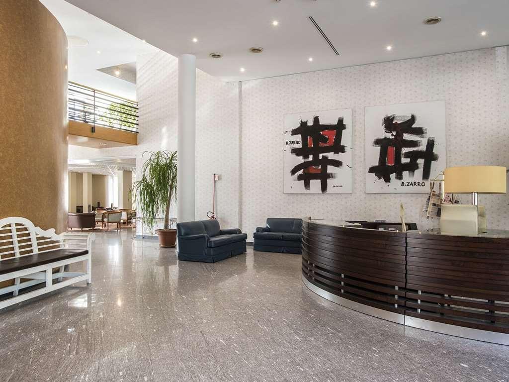 Flyon Hotel & Conference Center Bologna Interior photo Reception