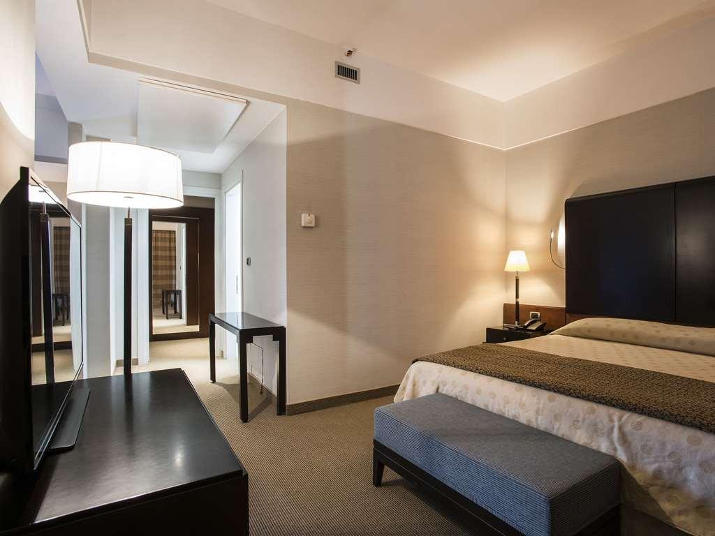 Flyon Hotel & Conference Center Bologna Room photo A room at the hotel