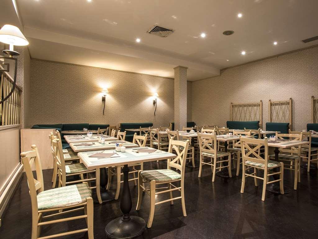 Flyon Hotel & Conference Center Bologna Restaurant photo Restaurant interior