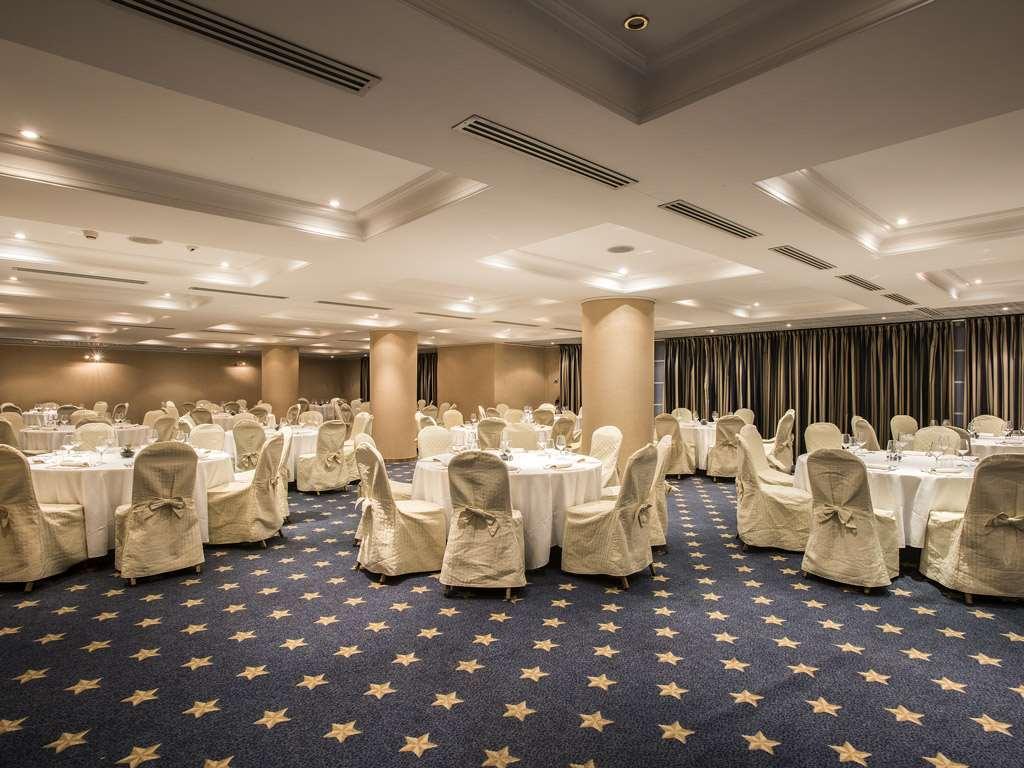 Flyon Hotel & Conference Center Bologna Facilities photo The hotel's ballroom