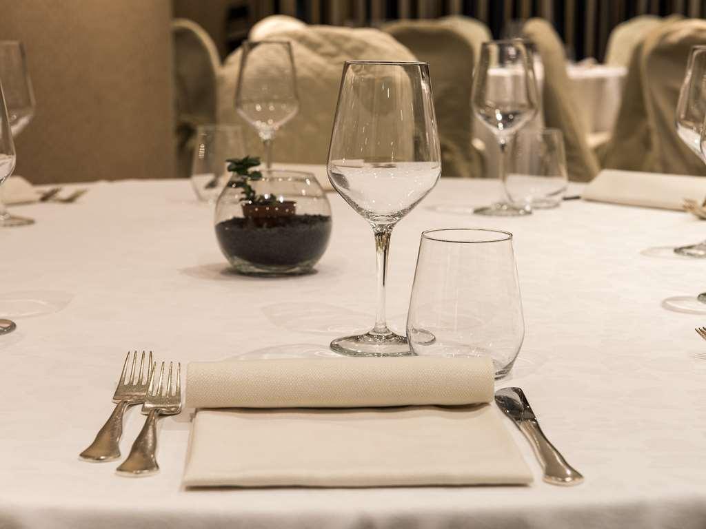 Flyon Hotel & Conference Center Bologna Restaurant photo Restaurant