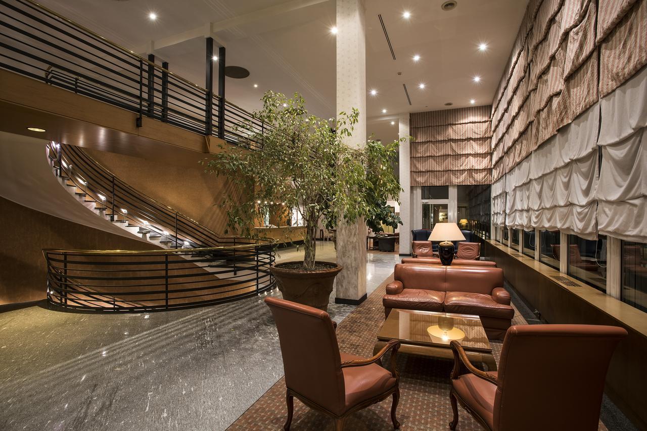 Flyon Hotel & Conference Center Bologna Exterior photo Interior of the hotel